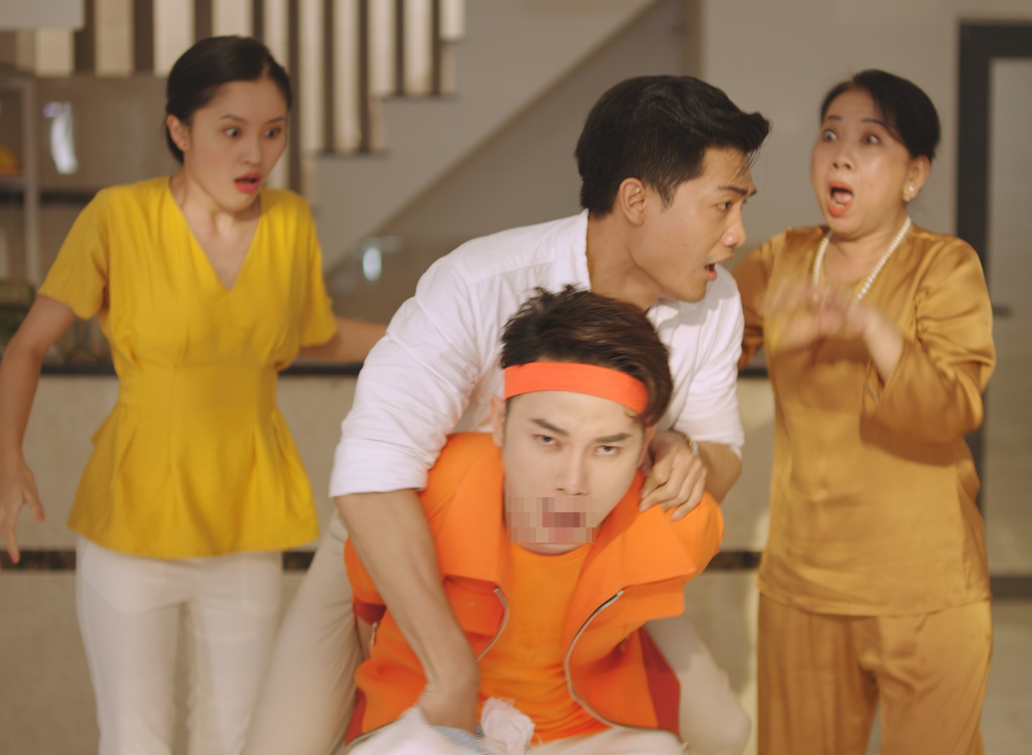 Truc Nhan sam vai anh hung cuu my nam trong MV moi? hinh anh